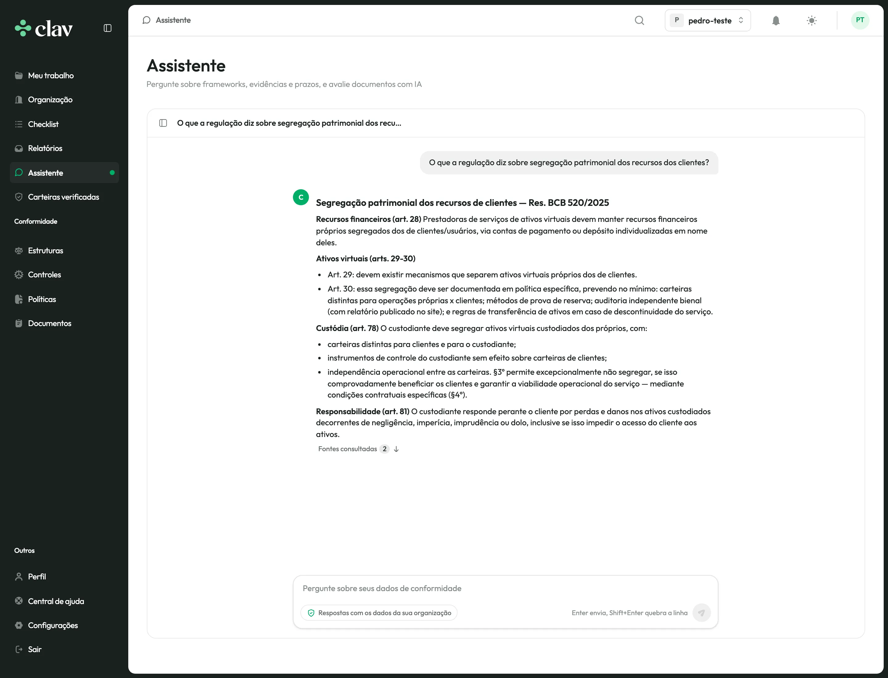 Clav AI Assistant respondendo o que a Resolução BCB 520/2025 diz sobre segregação patrimonial, citando cada artigo
